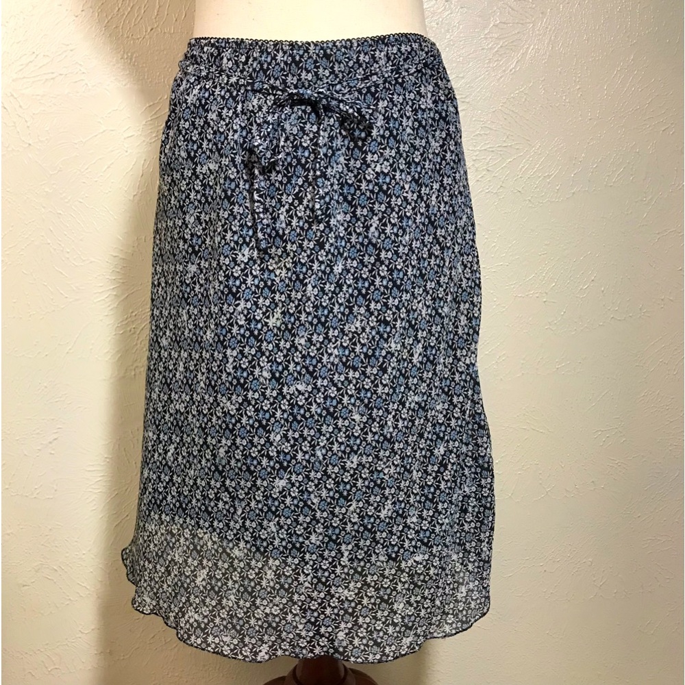 Blue Motion floral skirt. Size S.